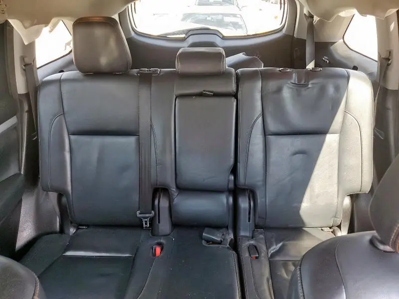 2017 TOYOTA HIGHLANDER SE  