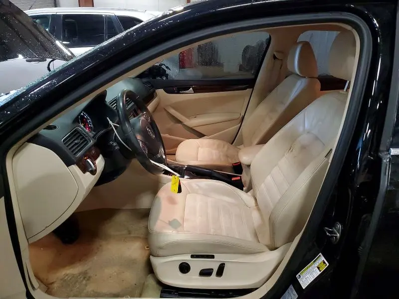 2013 VOLKSWAGEN PASSAT SEL  