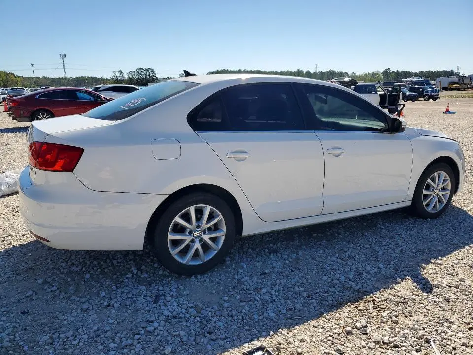 2013 VOLKSWAGEN JETTA SE  