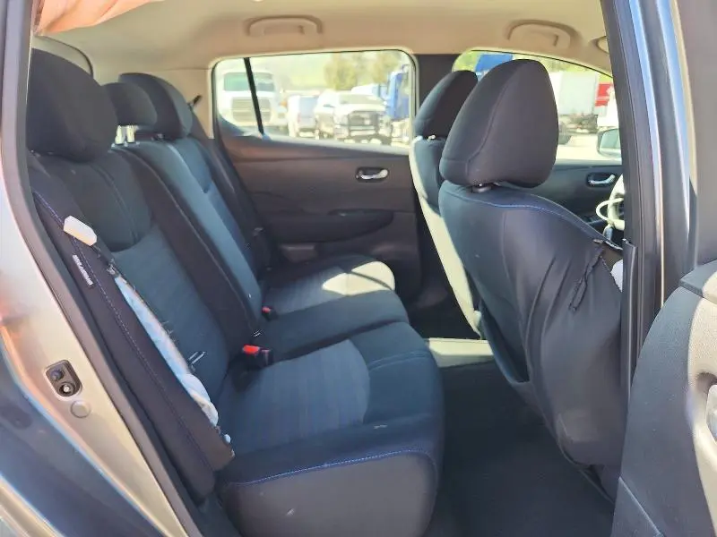 2022 NISSAN LEAF S  