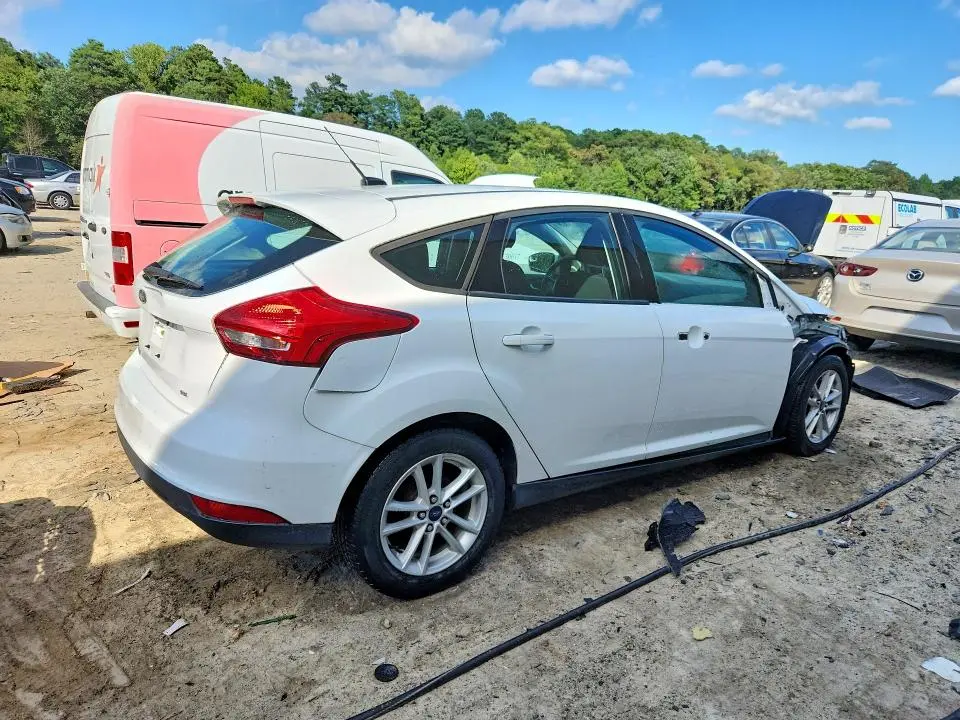2017 FORD FOCUS SE  