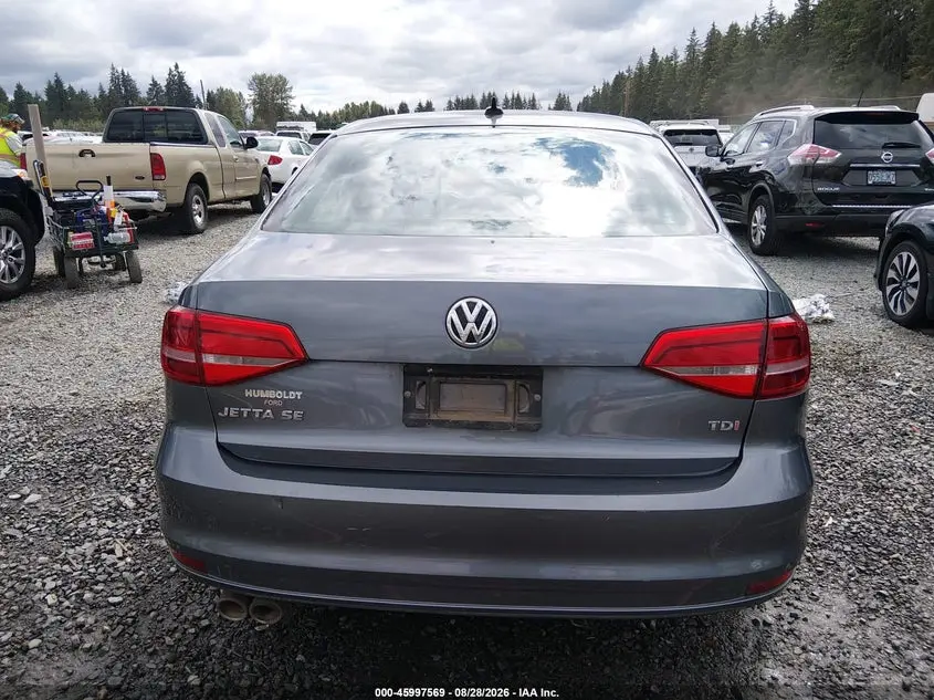 2015 VOLKSWAGEN JETTA 2.0L TDI S