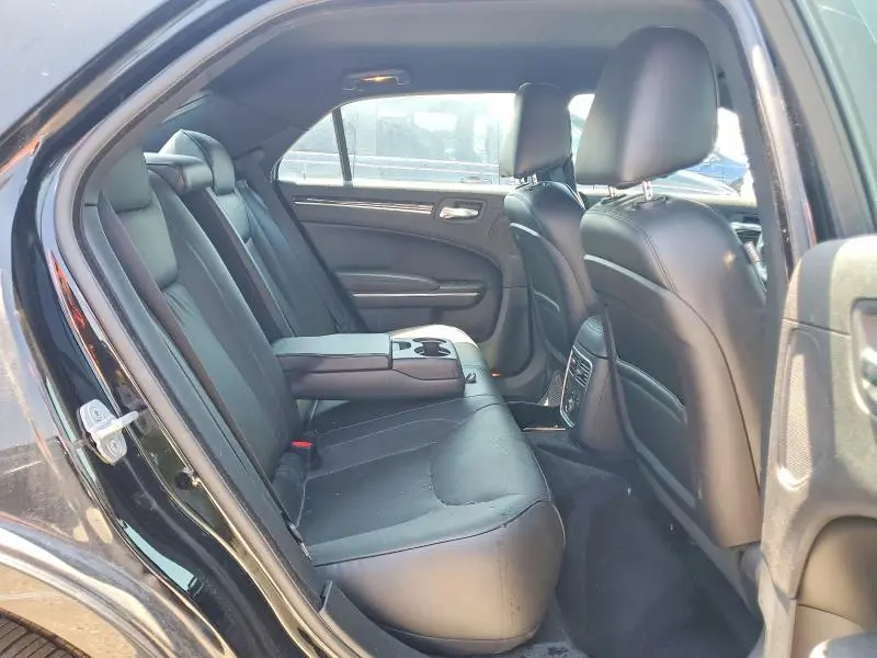 2011 CHRYSLER 300C   