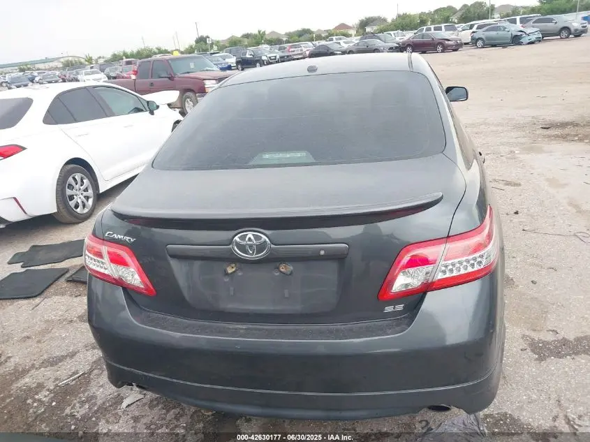 2011 TOYOTA CAMRY SE