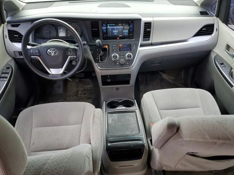 2015 TOYOTA SIENNA LE  