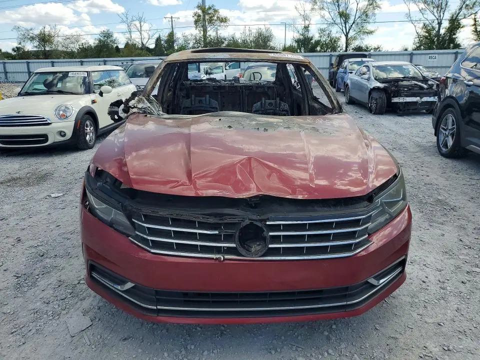 2016 VOLKSWAGEN PASSAT SE  