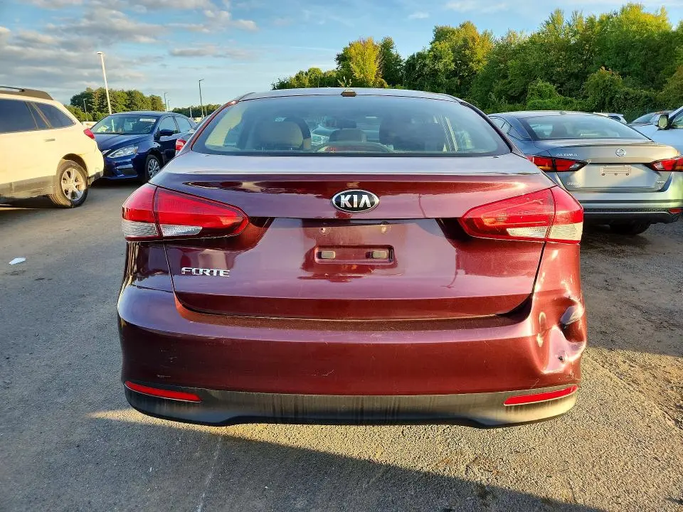 2017 KIA FORTE LX  