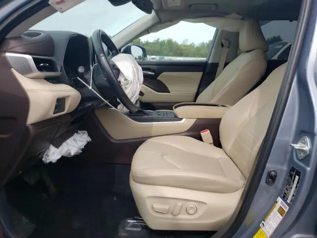 2020 TOYOTA HIGHLANDER XLE  