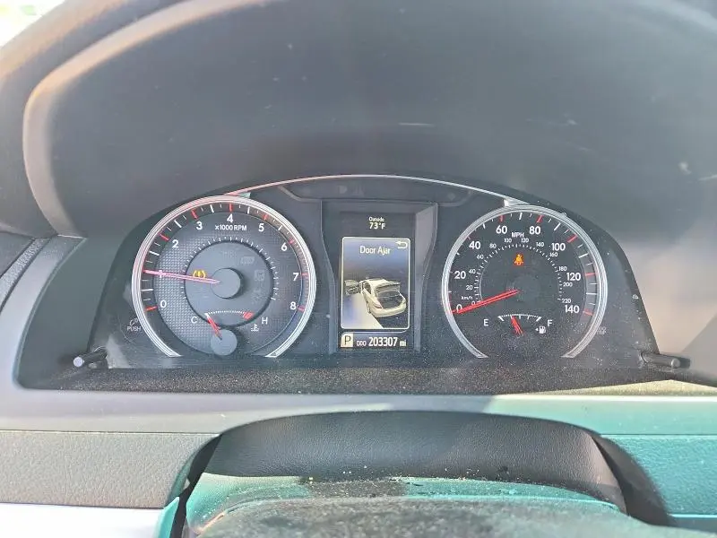 2015 TOYOTA CAMRY SE  