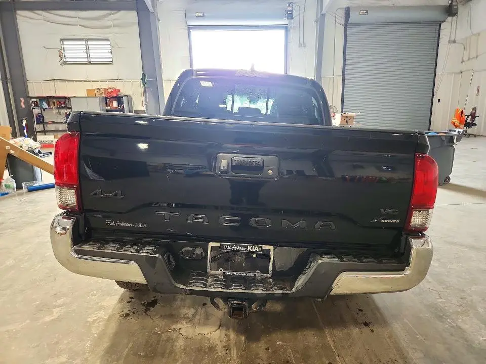 2021 TOYOTA TACOMA SR5 V6  