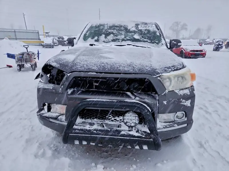 2011 TOYOTA 4RUNNER SR5  