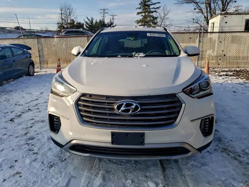 2018 HYUNDAI SANTA FE SE  