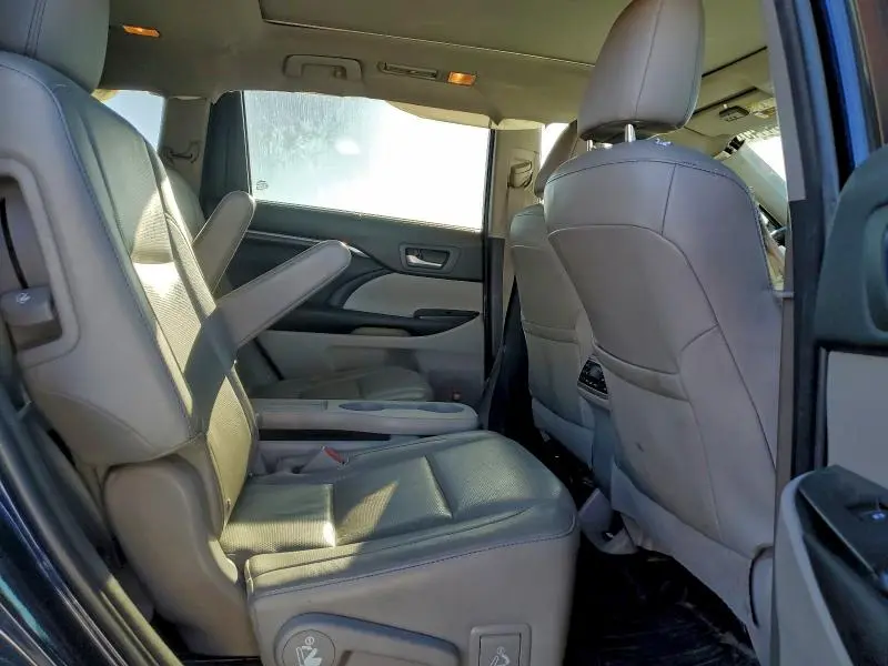 2016 TOYOTA HIGHLANDER HYBRID LIMITED  