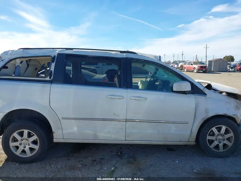 2010 CHRYSLER TOWN & COUNTRY TOURING