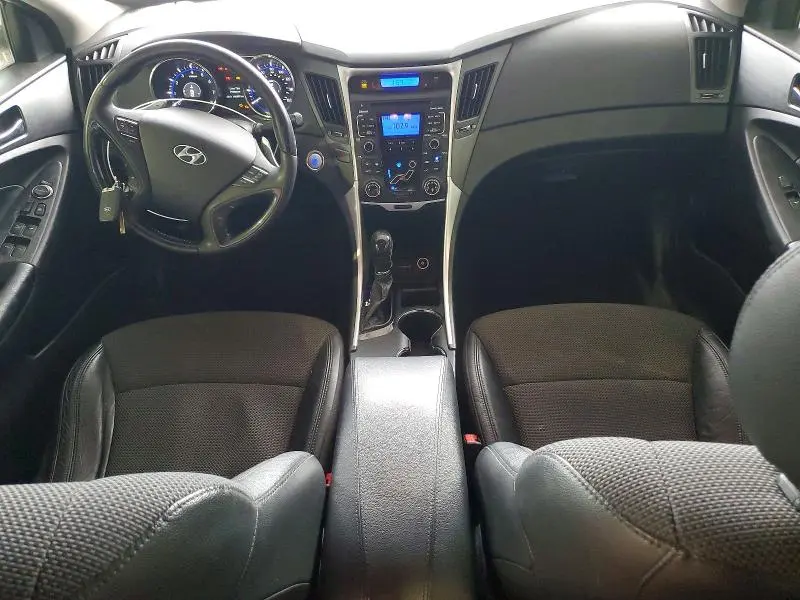 2011 HYUNDAI SONATA SE  