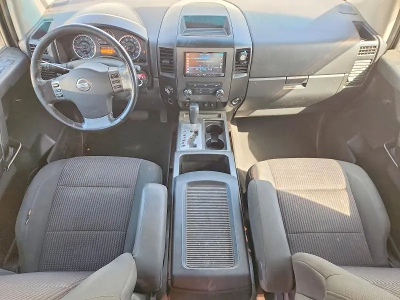2011 NISSAN TITAN SV  