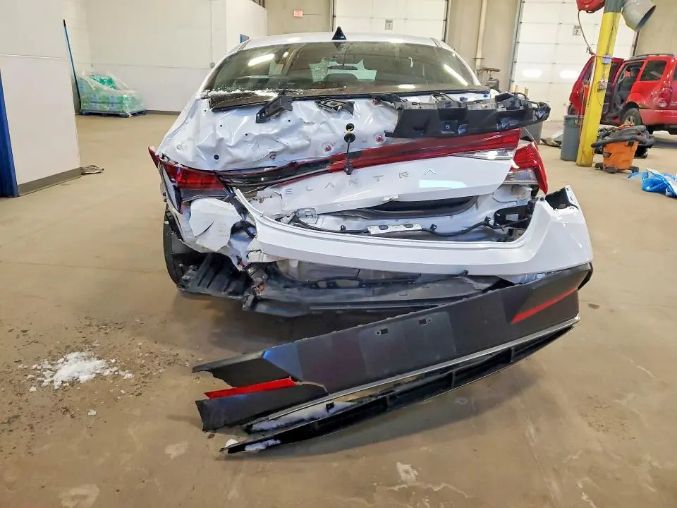 2025 HYUNDAI ELANTRA SEL  