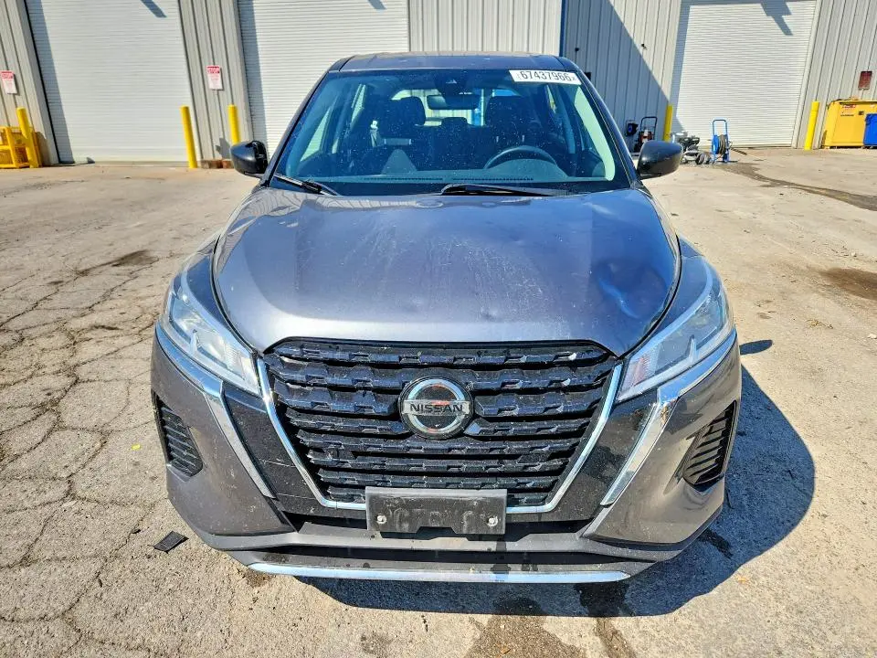 2021 NISSAN KICKS S  