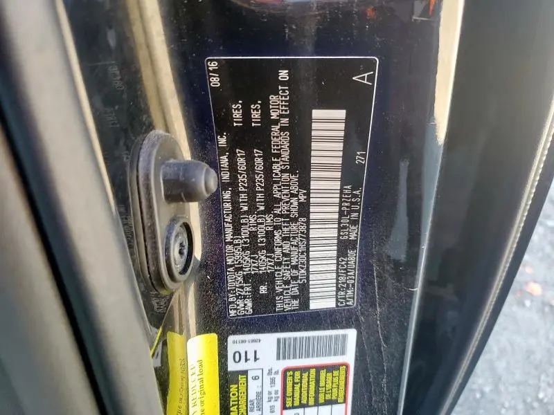 2017 TOYOTA SIENNA LE  