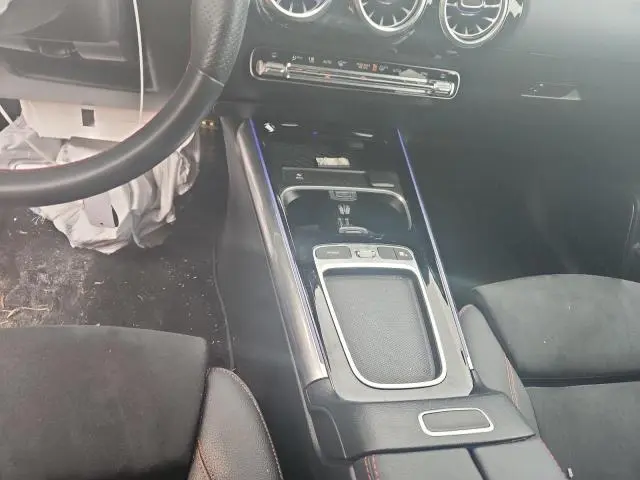 2025 MERCEDES-BENZ GLA 250  