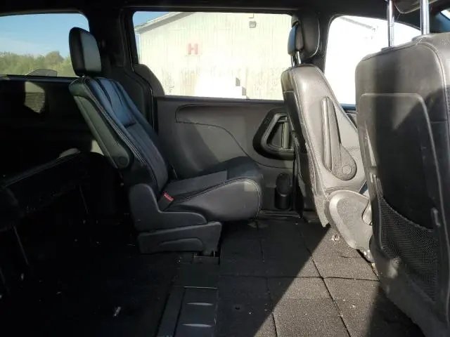 2014 CHRYSLER TOWN & COUNTRY S  