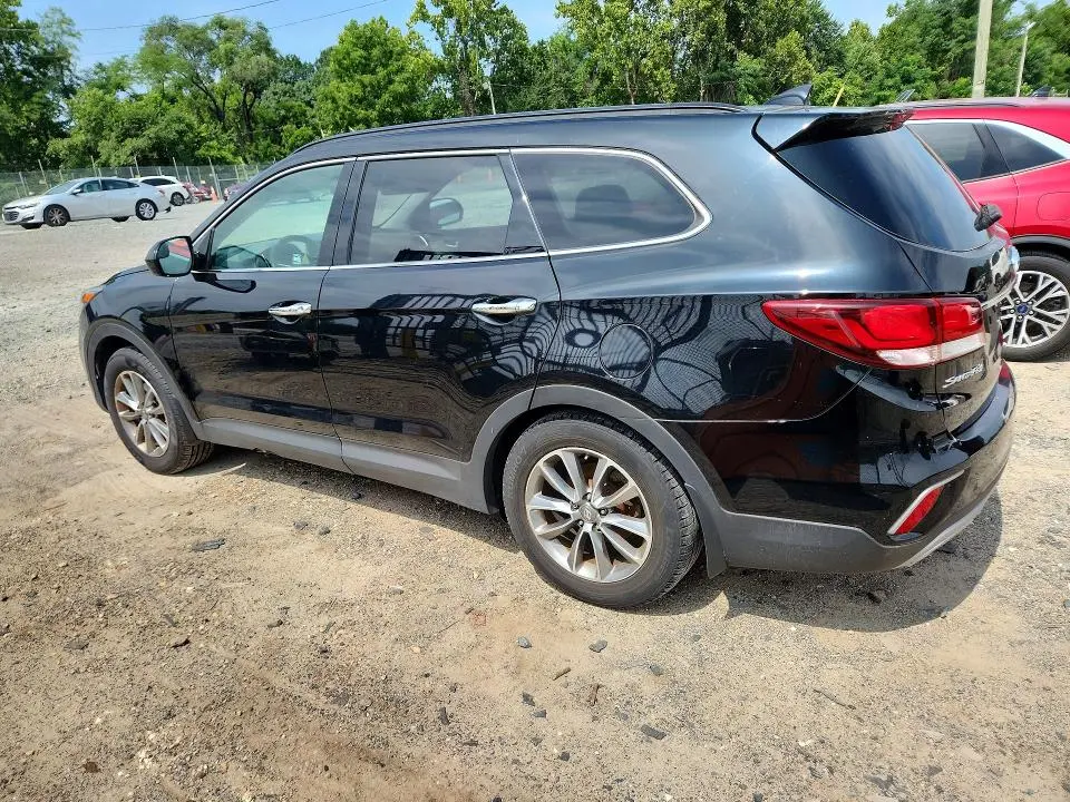 2018 HYUNDAI SANTA FE SE  