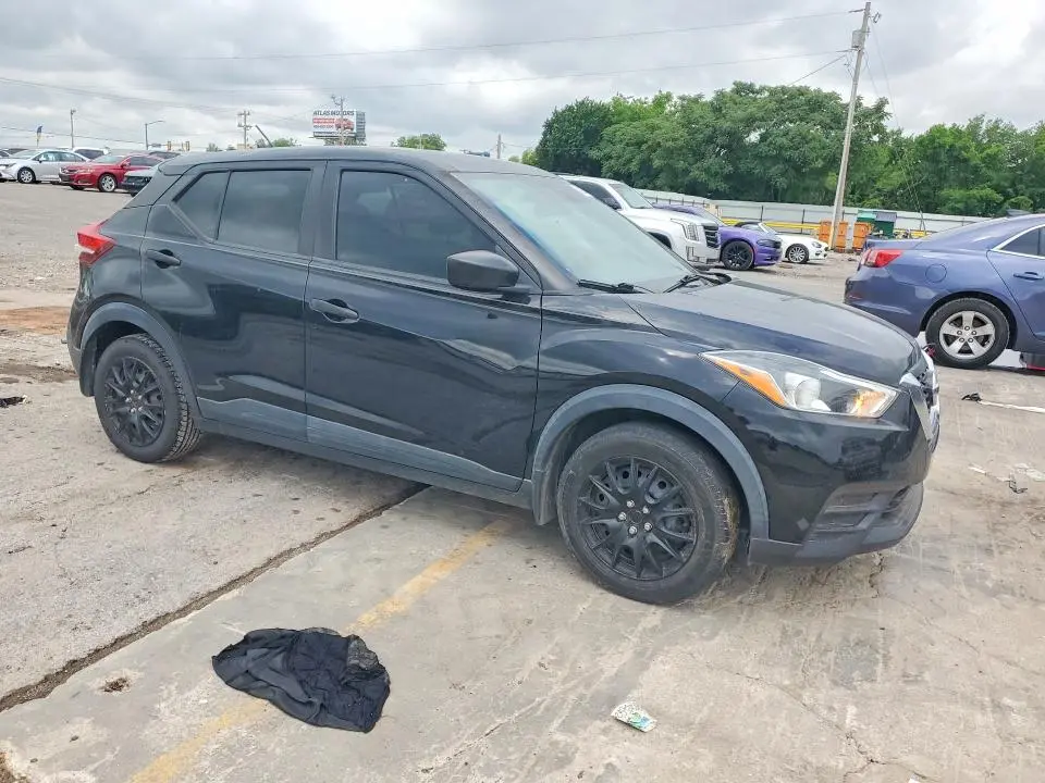 2020 NISSAN KICKS S  