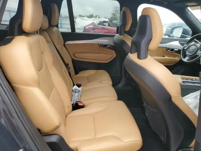 2017 VOLVO XC90 T6