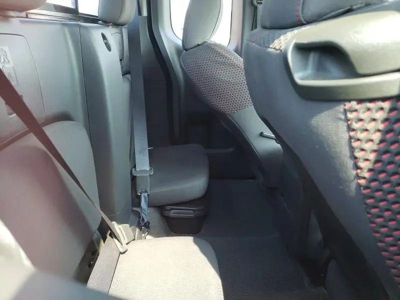 2012 NISSAN FRONTIER SV V6  