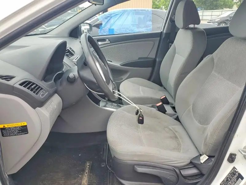 2013 HYUNDAI ACCENT GS  