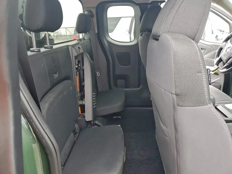 2024 NISSAN FRONTIER S  