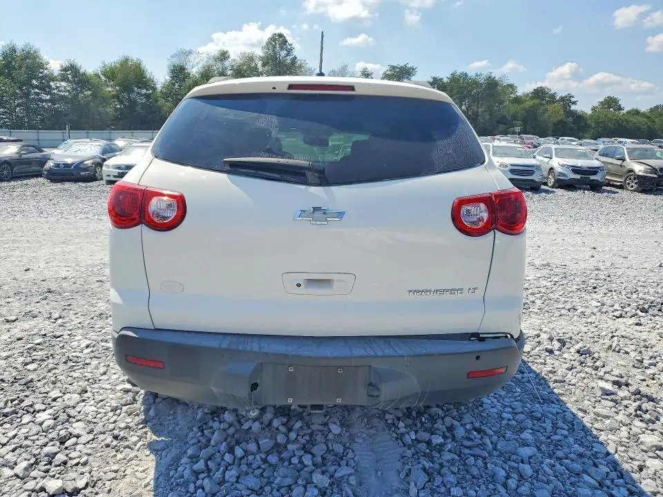 2011 CHEVROLET TRAVERSE LT  
