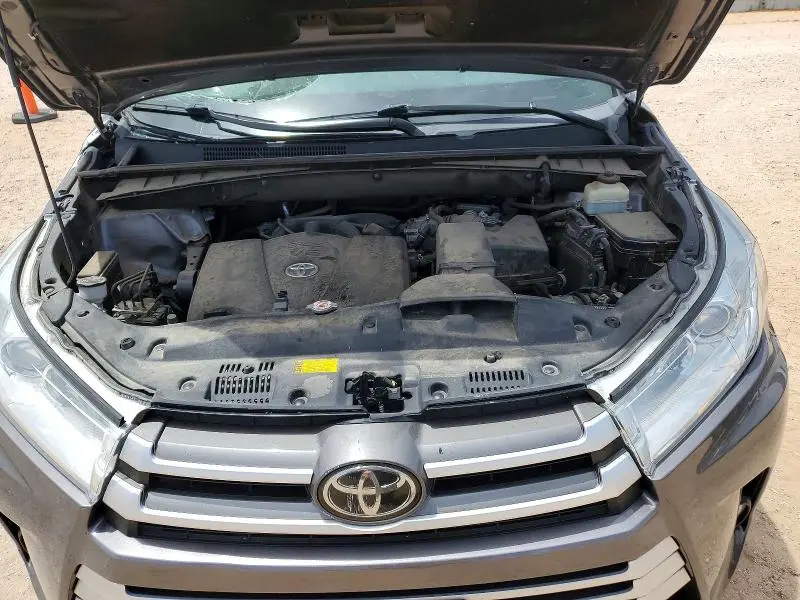 2018 TOYOTA HIGHLANDER LE PLUS  