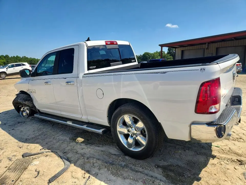 2017 RAM 1500 SLT  