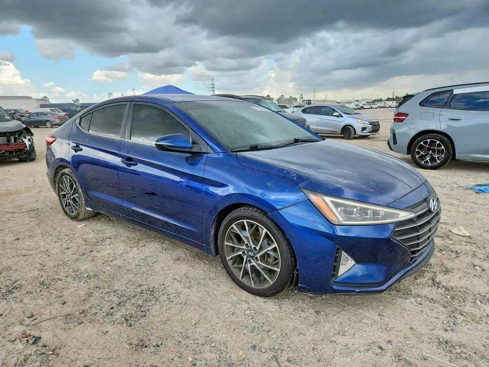 2019 HYUNDAI ELANTRA LIMITED  