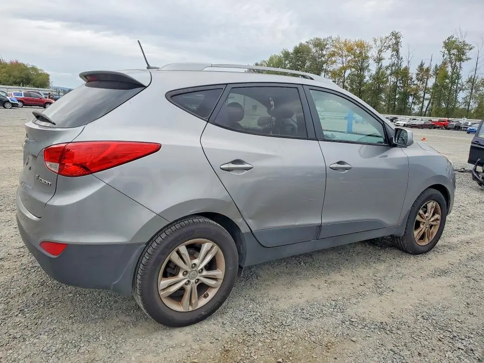 2011 HYUNDAI TUCSON GLS  