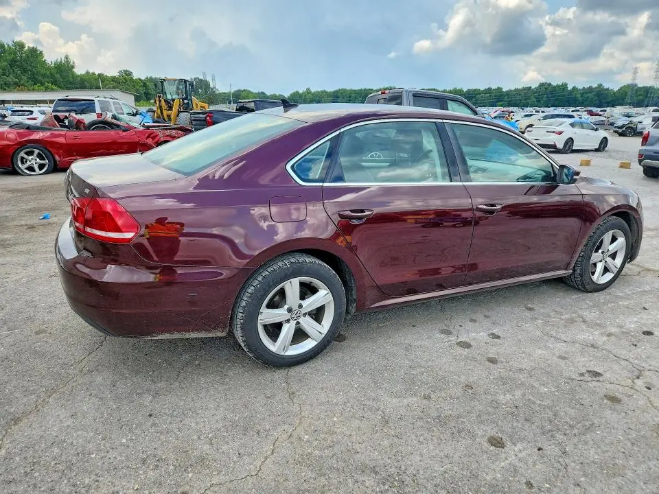 2013 VOLKSWAGEN PASSAT SE  
