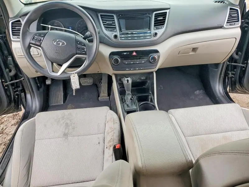 2017 HYUNDAI TUCSON SE  