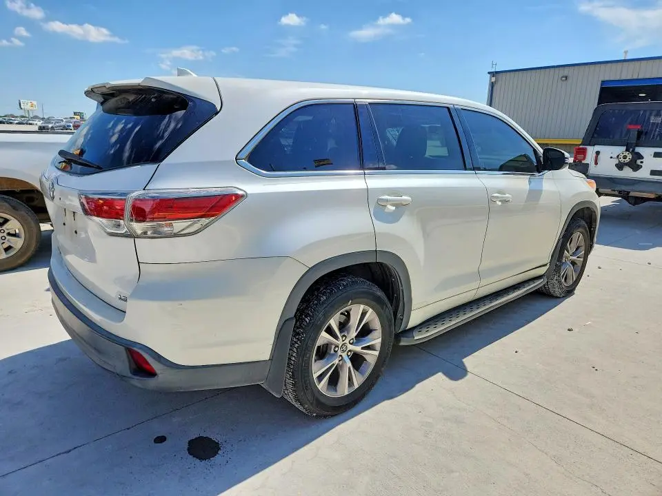 2016 TOYOTA HIGHLANDER LE PLUS  