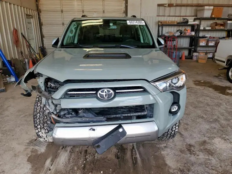2022 TOYOTA 4RUNNER SR5/SR5 PREMIUM  