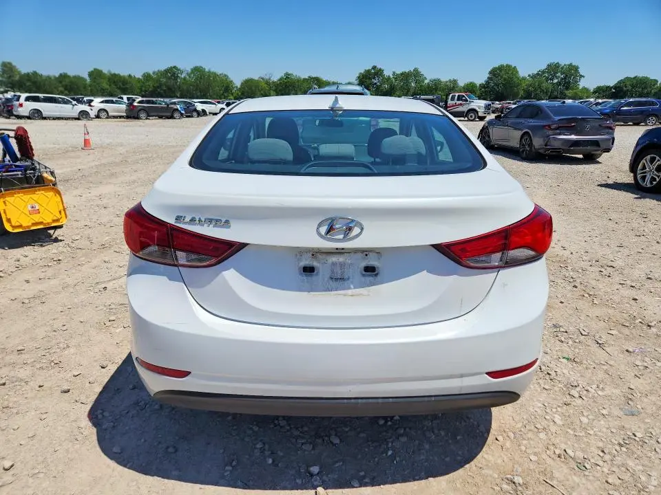 2016 HYUNDAI ELANTRA SE  