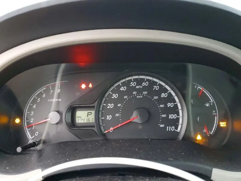 2011 TOYOTA SIENNA LE  