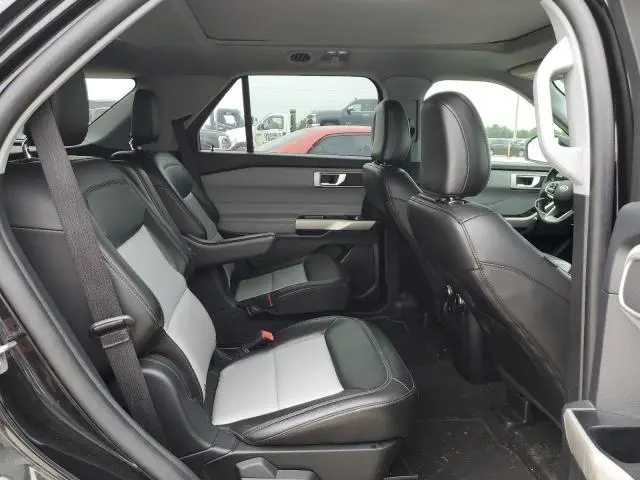 2022 FORD EXPLORER XLT  