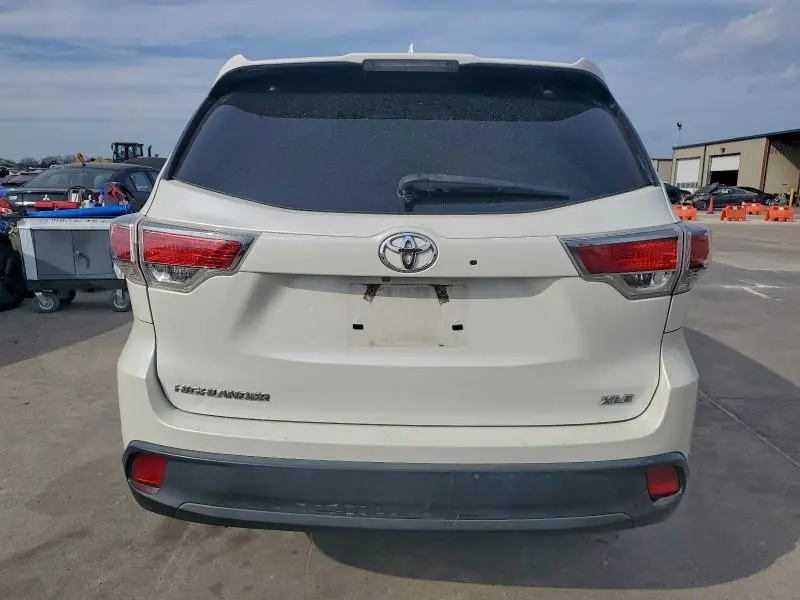 2016 TOYOTA HIGHLANDER XLE  
