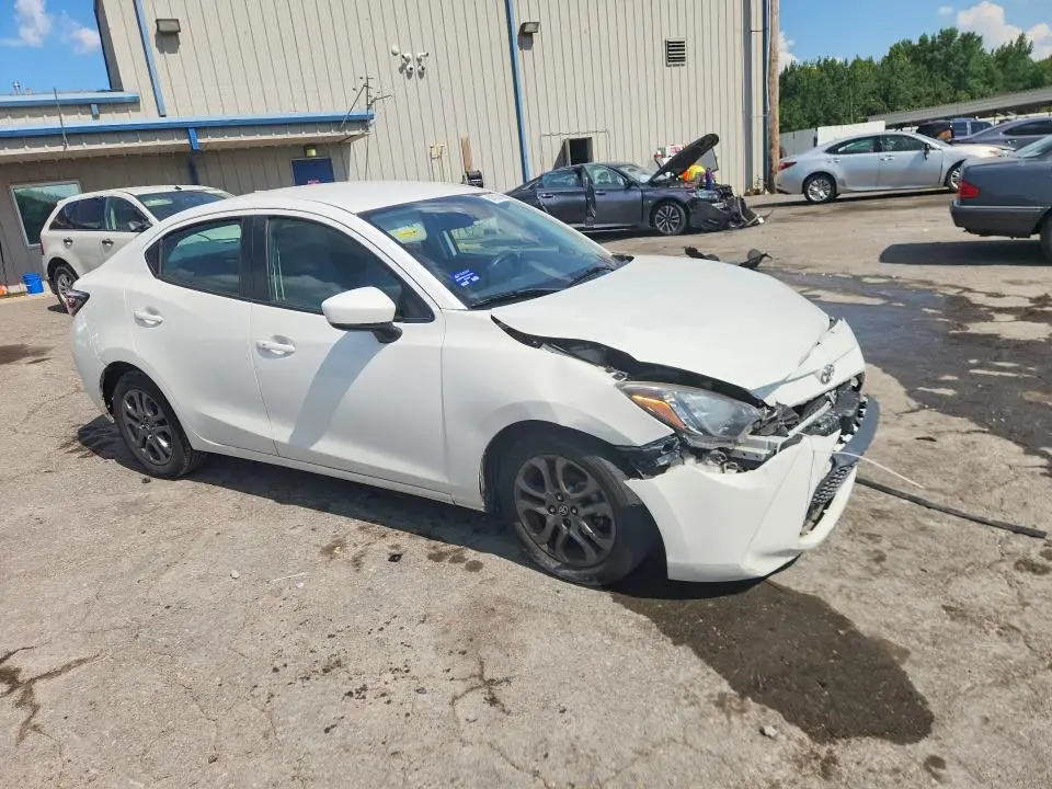 2019 TOYOTA YARIS LE  