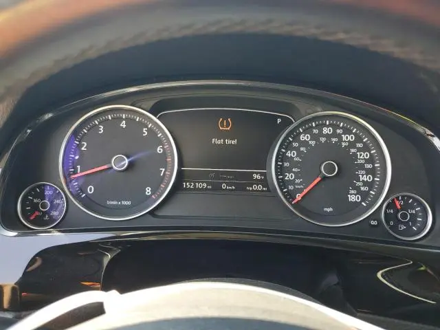 2012 VOLKSWAGEN TOUAREG V6  