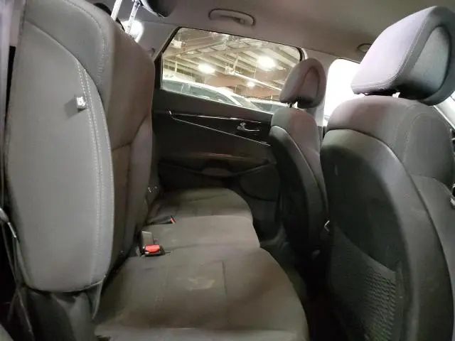 2016 KIA SORENTO LX  