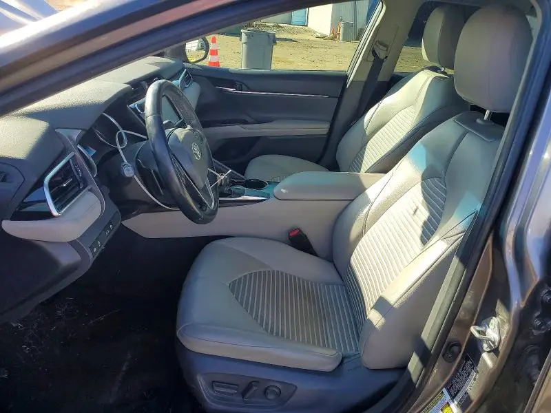2018 TOYOTA CAMRY SE  