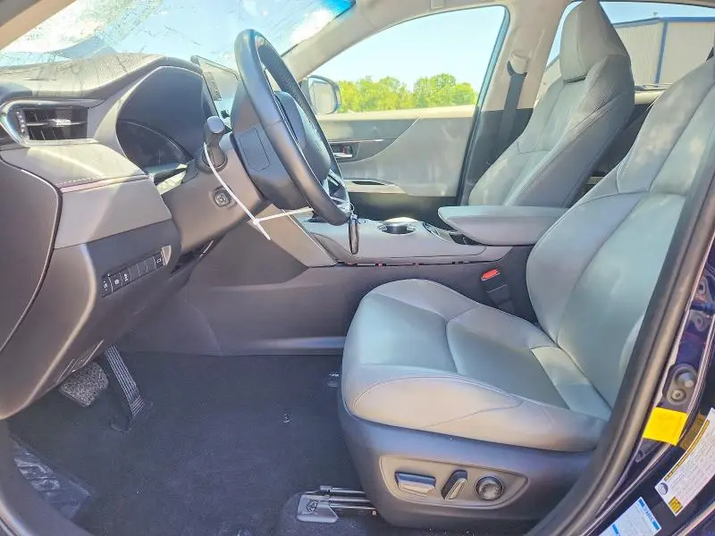 2022 TOYOTA VENZA XLE  
