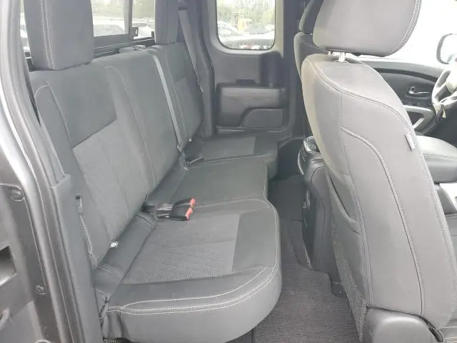 2018 NISSAN TITAN SV  